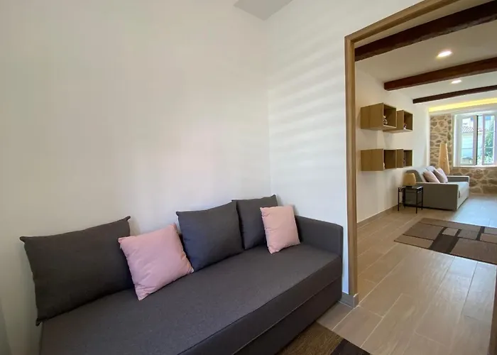 C014-bel De Standing Au Suquet *